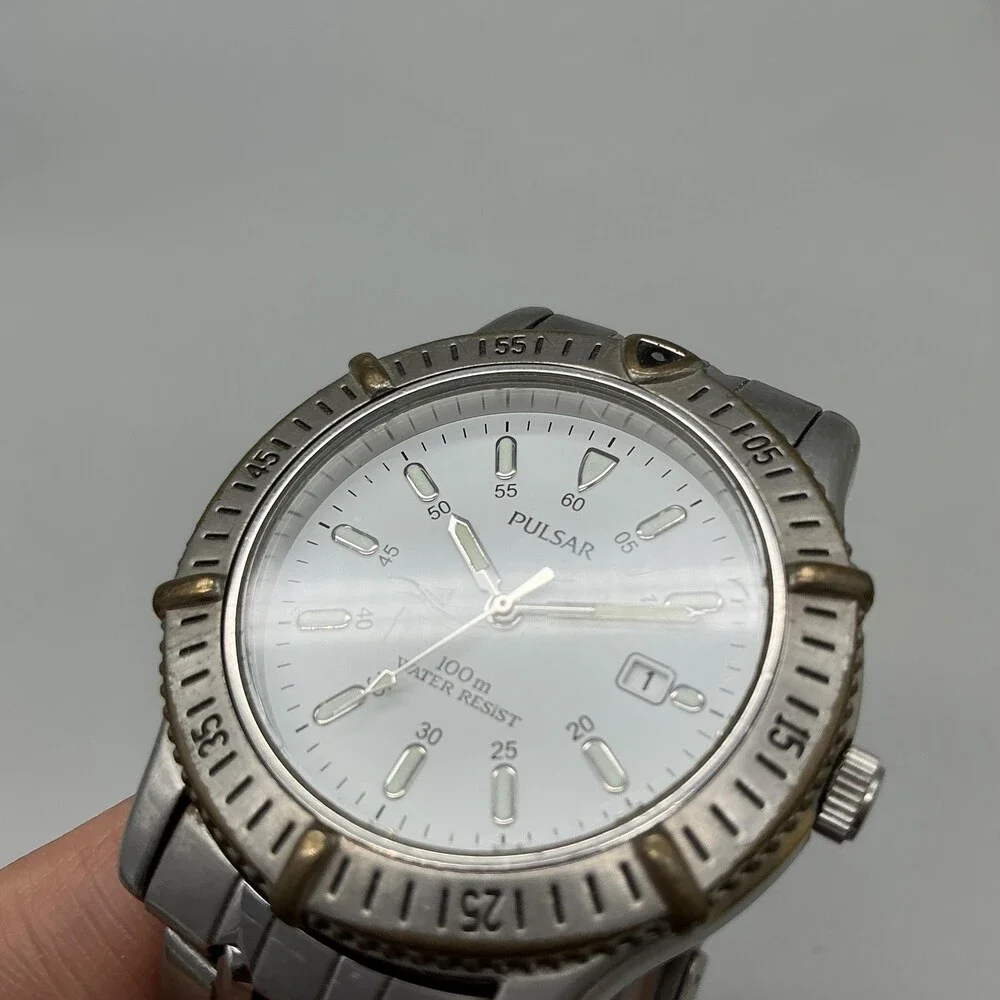Pulsar Men Watch 40mm White Dial Silver Tone Bracelet Date V732-X177 New Batt 7